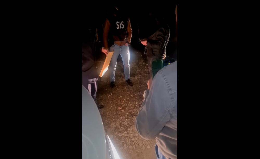 Facilitau traversarea ilegală a frontierei contra unor sume grăsuțe! Trei membri ai grupării – reținuți de SIS